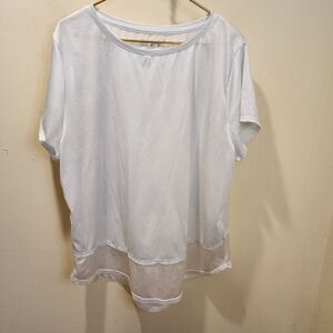 Under Armour Chic White Short Sleeve Women's  Athleric Top 1X